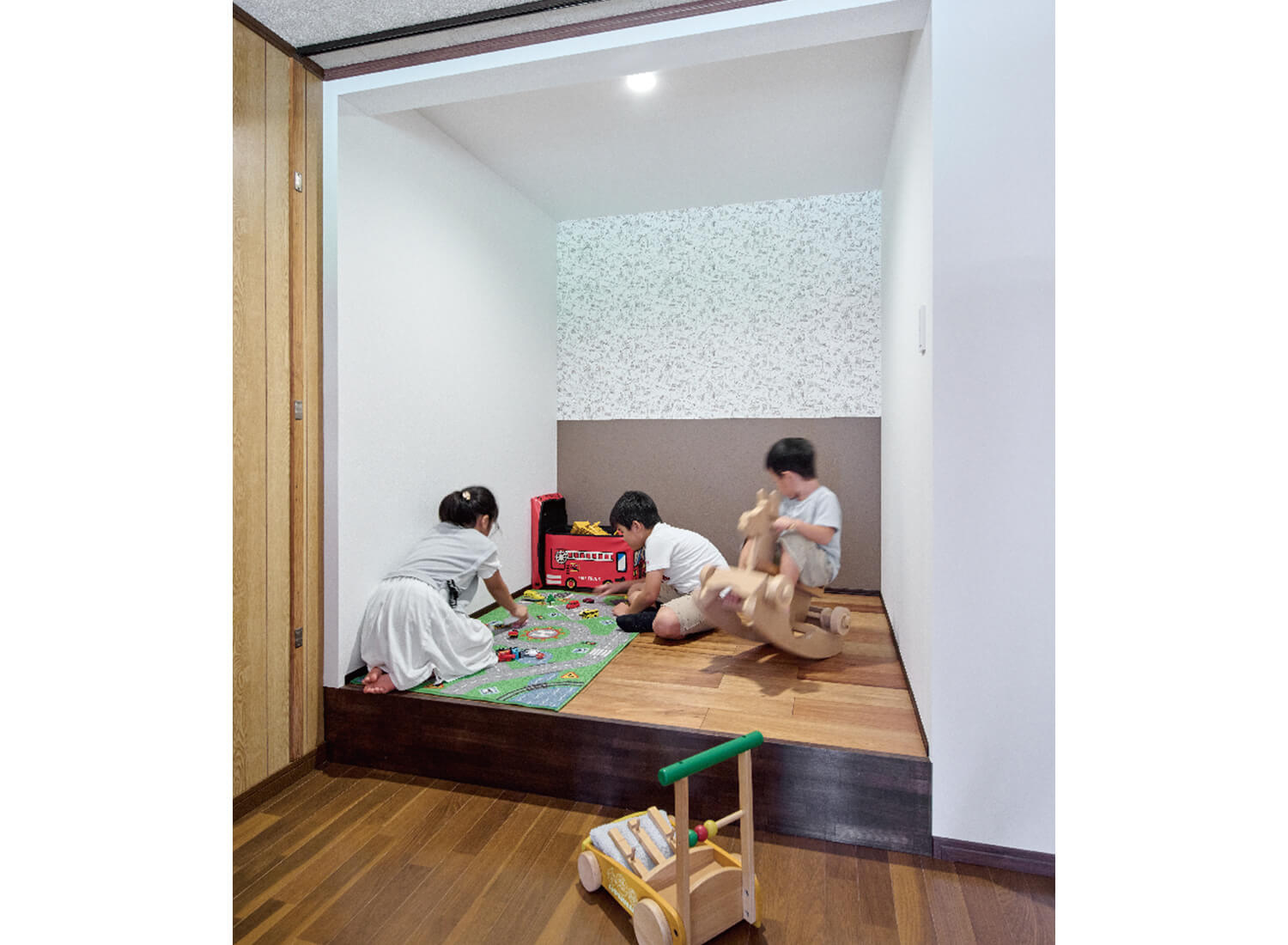 KIDS ROOM