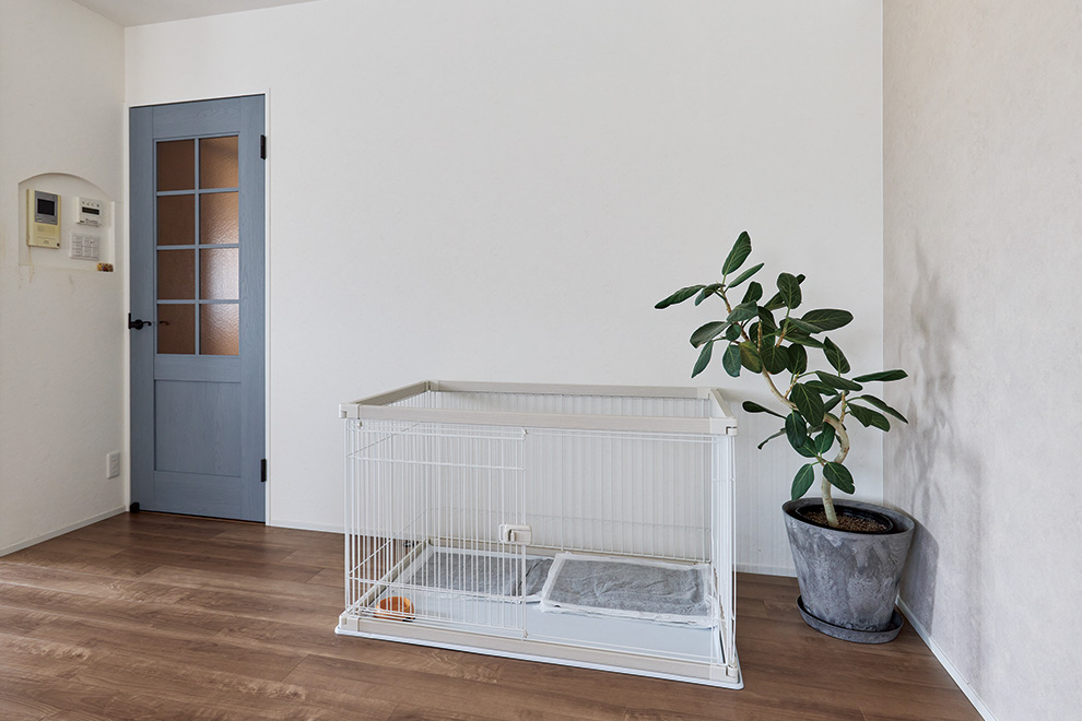 「リフォーム事例写真。」今は愛犬のスペースとなっているリビング横のフレキシブルスペース。